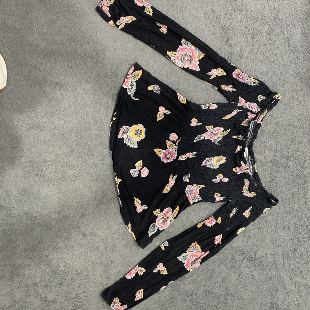 Aeropostale Womens Black‎ Floral LS Off Shoulder Smocked Bodice Top Small Boho